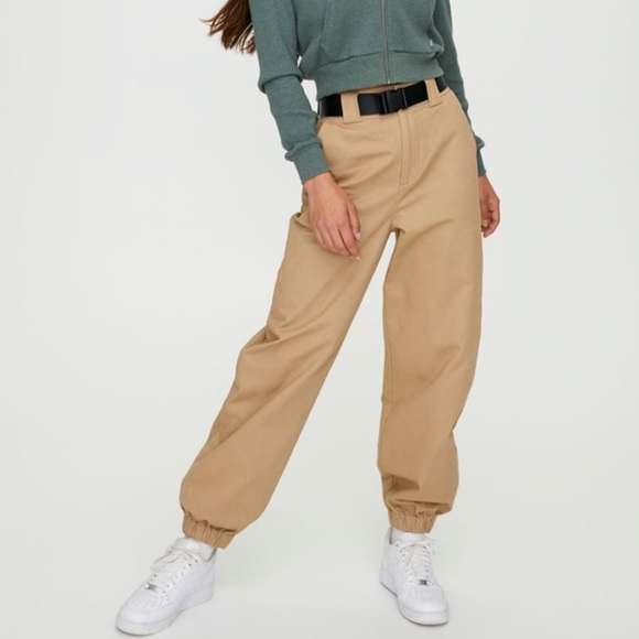 Aritzia Pants - TNA Aritzia Cargo Pants in Tawny-no belt size medium